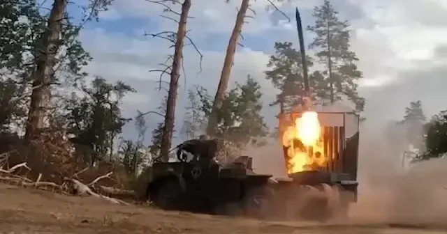 Rus ordusu Donetsk cephesinde ilerliyor: Grad roketatarları devrede VİDEO İZLE