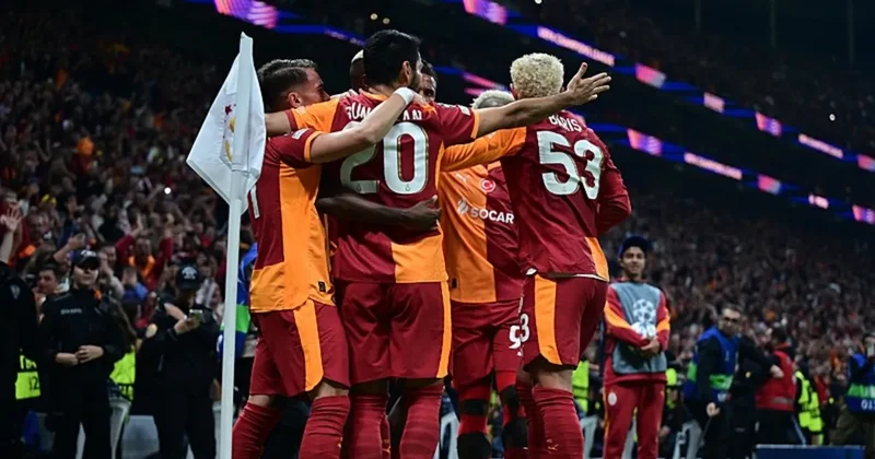 Galatasaray evinde rahat, Beşiktaş deplasmanda zorlanıyor