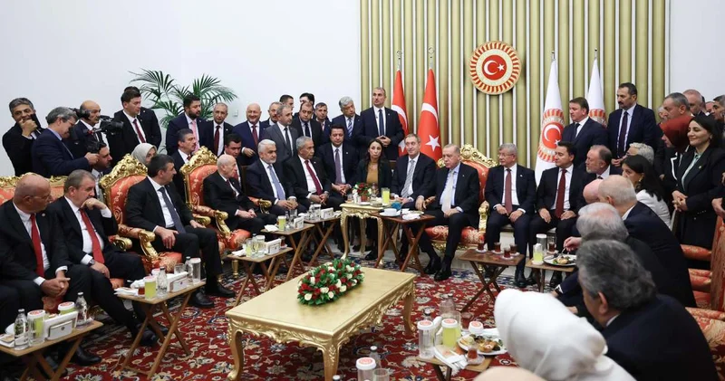 DEVA Partisi nden resepsiyon buluşması eleştirilerine yanıt: Hukuksuzluklara yolsuzluklara!