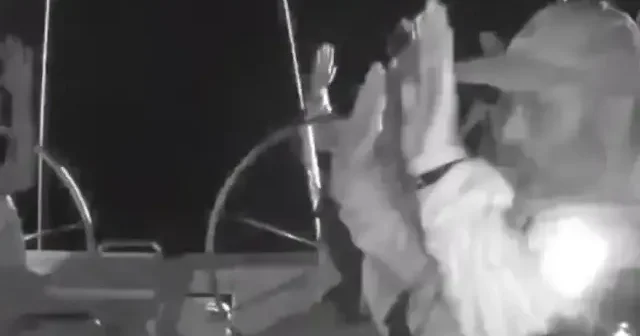 Siyonistlerin zulmü canlı yayına yansıdı: İşte İsrail in Sumud Filosu ndan Meteque gemisine müdahale anı VİDEO İZLE