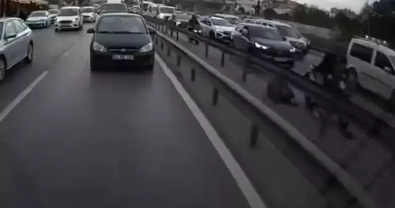 Küçükçekmece D 100 karayolunda motosikletin çarptığı yaya yaralandı