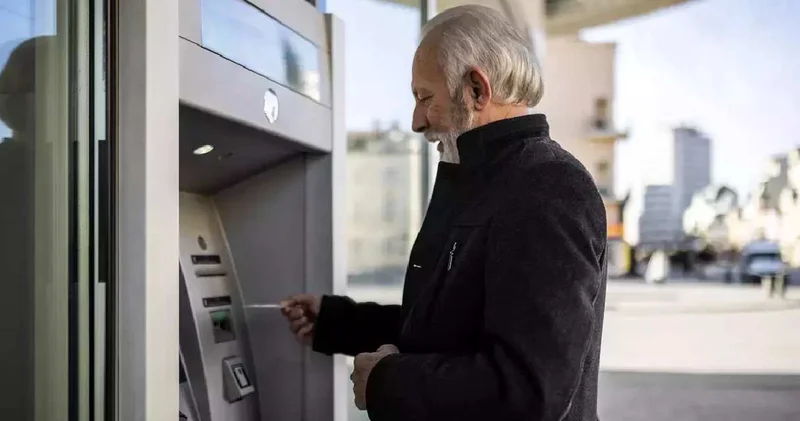 Emekli promosyonları 30 bin TL ye çıktı: Bankalardan ekim ayı atağı!