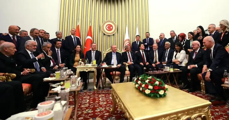 Kulisleri sallayan Erdoğan muhalefet fotoğrafına ezber bozan yorum: Yeni dönemin işareti