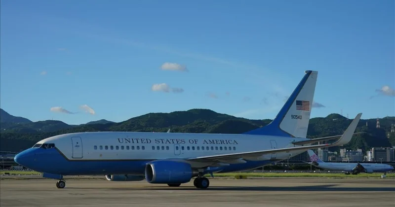 ABD nin New York kentindeki LaGuardia Havalimanı nda iki yolcu uçağı çarpıştı