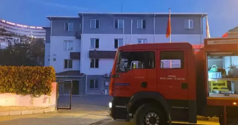 Bursa da, İlçe Sağlık Müdürlüğü binasında çıkan yangın söndürüldü