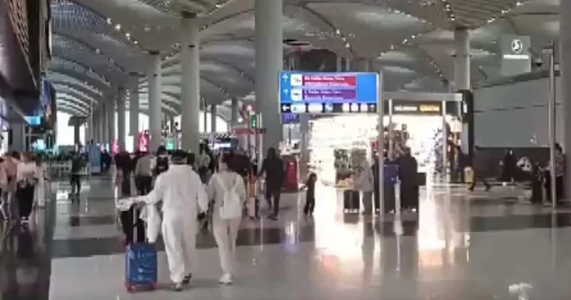 Havalimanlarında deprem alarmı! Dakikalarca durduruldu