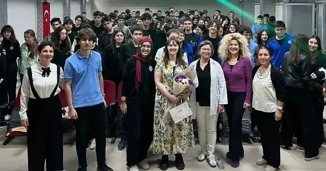 Öğrenciler için çifte kazanım: Hem bilim hem İngilizce pratiği Eğitim Haberleri