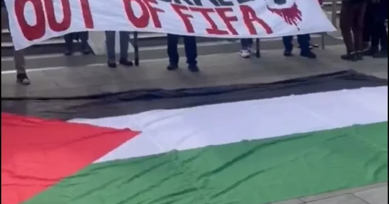 İngilizler Wembley i çevreledi: İsrail i FIFA dan atın