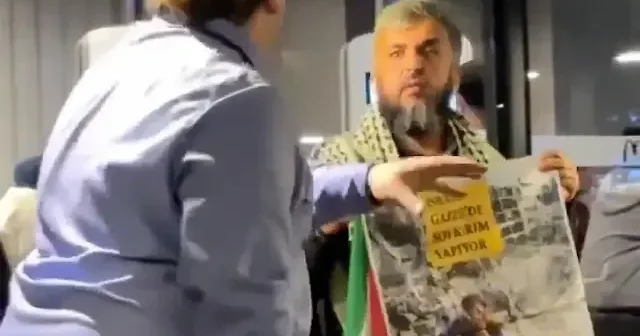 McDonald’s’ta bir kişi sessiz boykot çağrısı yapan vatandaşın üzerine yürüdü VİDEO İZLE