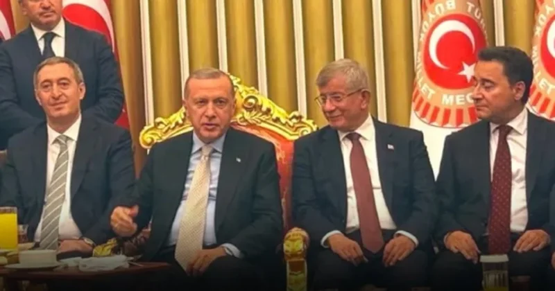Liderler CHP hariç yan yana: Davutoğlu nun dikkat çeken neşesi Sözcü Gazetesi