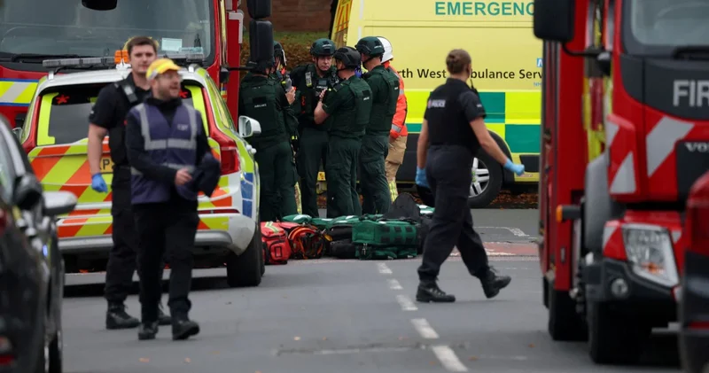 Manchester da bir sinagogun önünde araçlı ve bıçaklı saldırı: Yaralılar var