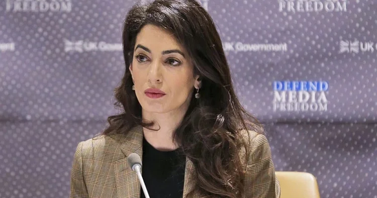 En sonunda itiraf etti! ‘Karım öyle akıllı ki yanında kendimi aptal gibi hissediyorum!