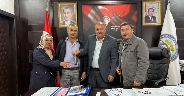 Salıpazarı nda otobüs sürücüsü araçta unutulan cüzdanı sahibine ulaştırdı Samsun Haberleri