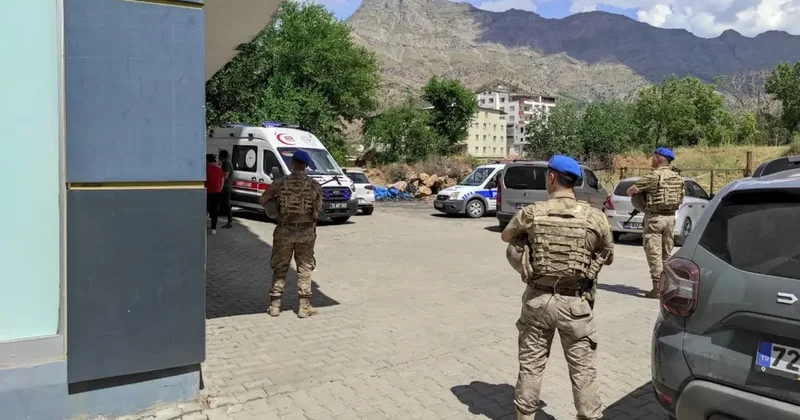 Ailesini tahra ile rehin aldı
