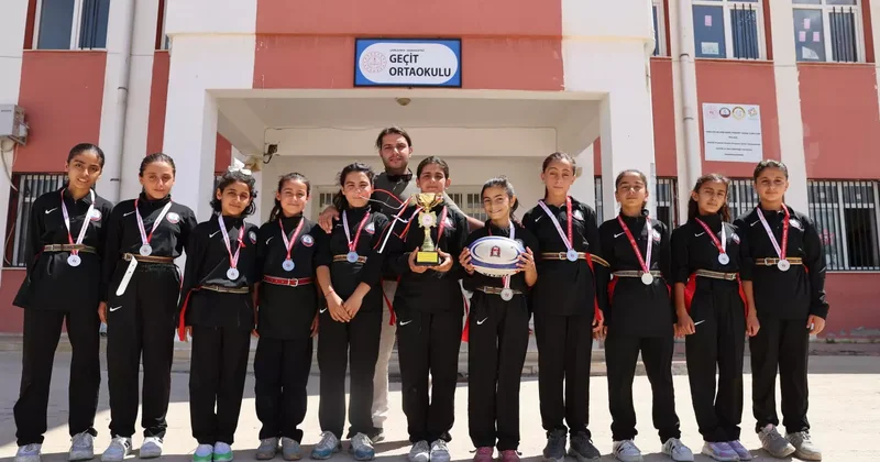 Köyde bir öğretmenin kurduğu ragbi takımı Şanlıurfa ya madalya getirdi