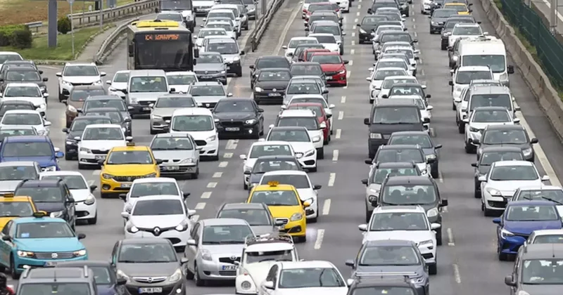 Ulaşımda bayram tedbirleri! Kamyon ve tankerler trafiğe çıkamayacak