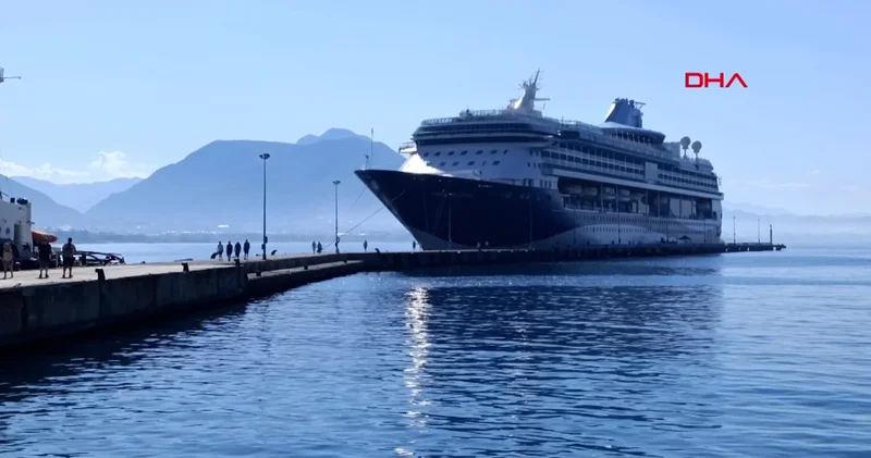 İngiliz turistler kruvaziyerle geldi