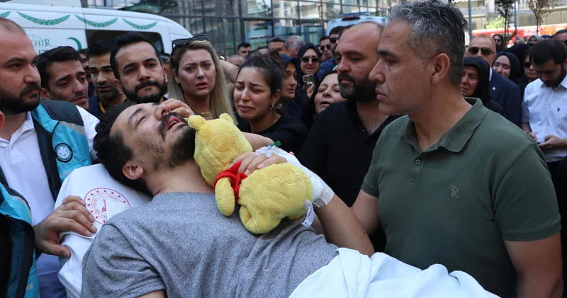 Gözyaşları sel oldu! Sedyeyle getirildi, ailesine veda etti! Güncel haberler Son dakika haberleri