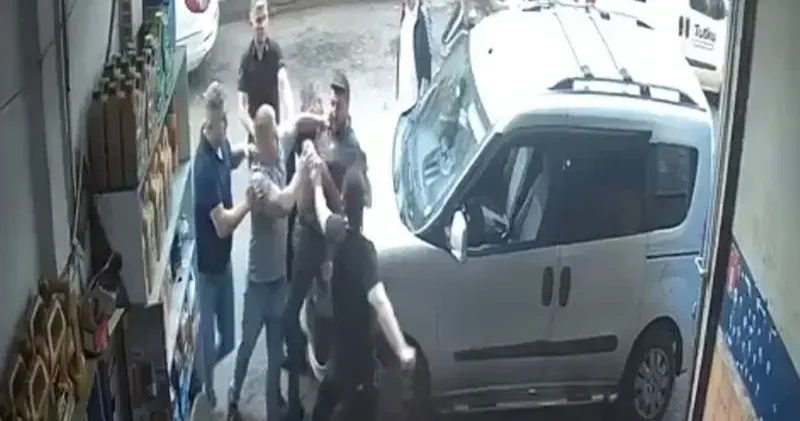 Küçükçekmece’de iş yerindeki kavga güvenlik kamerasında