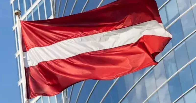 Letonya, stratejik öneme sahip bölgelerdeki gayrimenkul sahibi Rusların ülkeye girişini yasakladı