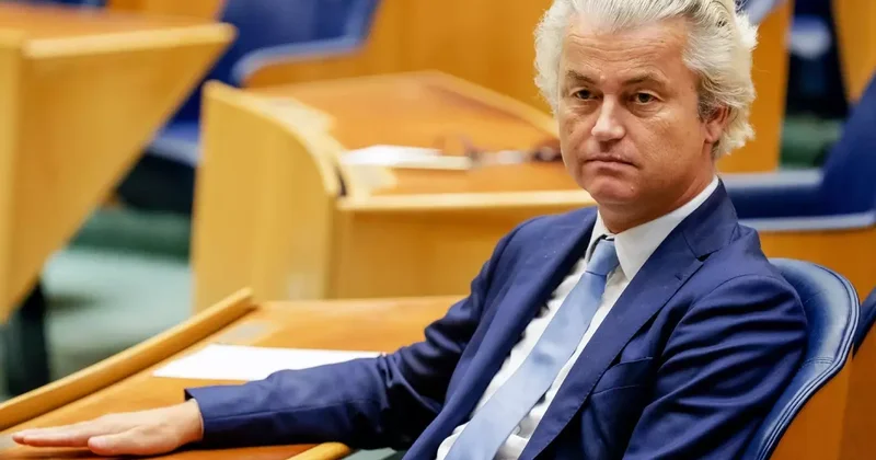 Hollanda da hükümet düştü