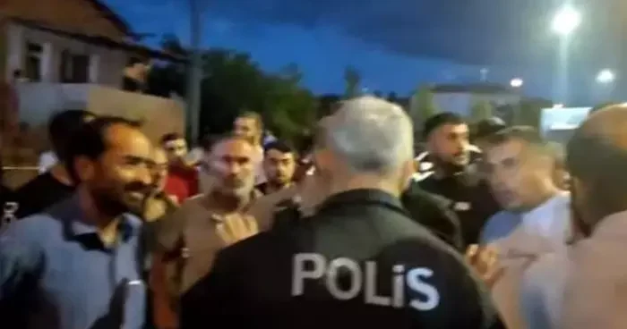 Malatya da kaza sonrası vatandaşlar yolu ulaşıma kapattı