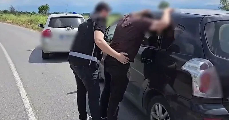 Sakarya da durdurulan otomobilden çıkanlar polisi bile şaşırttı Sözcü Gazetesi