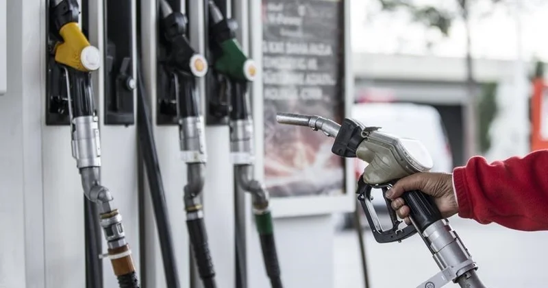 Petrol fiyatı 65 dolara yükseldi: Benzin ve motorine zam geldi!