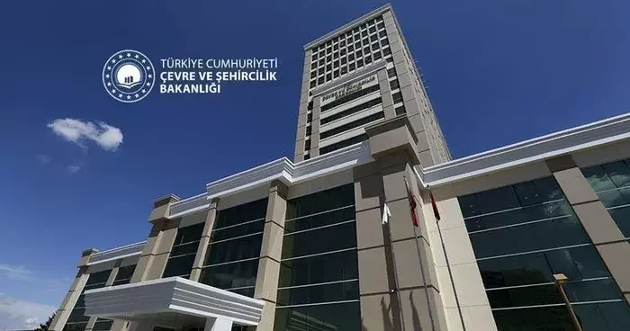 Özgür Özel in benzin istasyonu iddiasına bakanlıktan yalanlama! Yeni düzenleme yok, geçmişte var olan yetkiler kanun haline getirildi