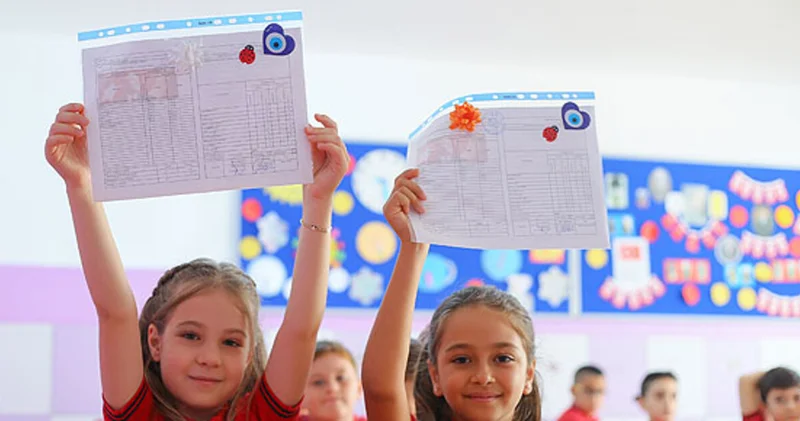 KARNELER NE ZAMAN VERİLECEK? 2025 Okullar ne zaman kapanıyor? MEB takvimi ile 2025 Yaz tatili ne zaman başlıyor?
