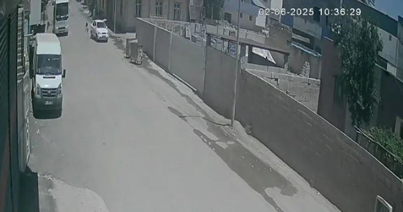 Küçük çocuk, aracın çarpmasıyla yaklaşık 5 metre havaya fırlayıp yere düştü, vicdansız sürücü kaçtı