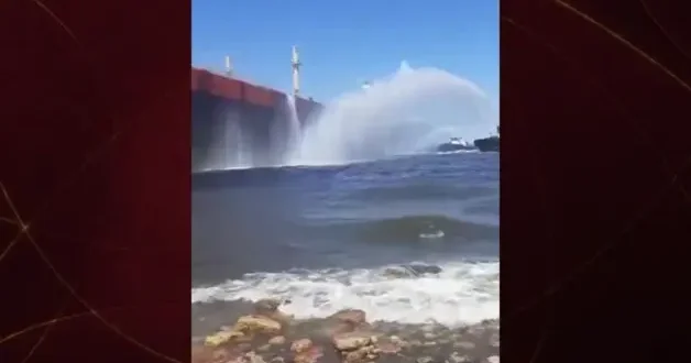 İzmir de bir facia daha! Aliağa Limanı nda sökümü yapılan tanker gemisinde yangın çıktı