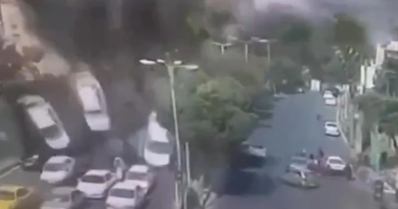 İran, İsrail saldırısında havaya uçan araçların yer aldığı görüntüyü paylaştı