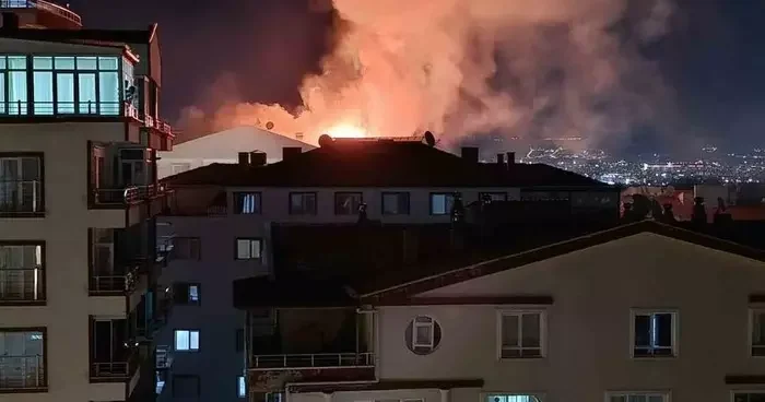 Ankara’da yangın paniği! Çatı katı alev aldı, itfaiye ekipleri müdahale etti