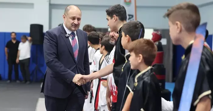 Şanlıurfa da spora teşvik! Yaz spor okulları açılışı yapıldı... Belediye Başkanı Gülpınar: Çocuklar bizim geleceğimiz