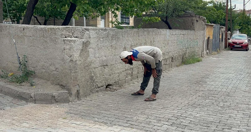 Polise yakalandı, namaza durdu, 23 bin TL ceza yedi
