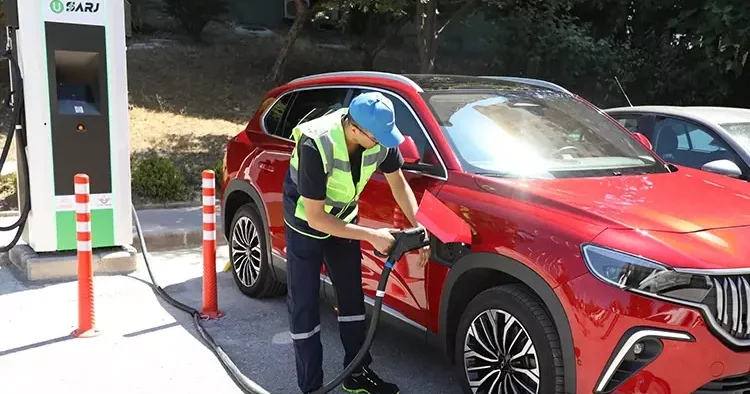 Türkiye de ilk 6 ayda elektrikli ve hibrit otomobillerin satışında büyük artış