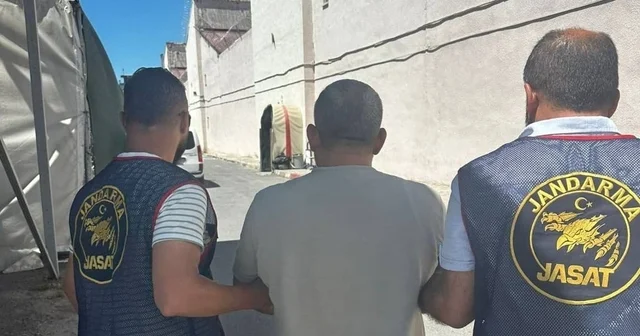 41 yıl hapis cezasıyla aranan şüpheli, kızının evinde yakalandı Mersin Haberleri