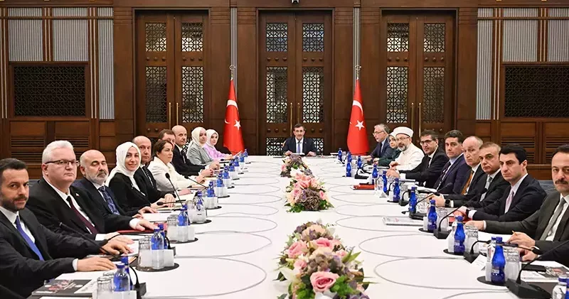 Cevdet Yılmaz: Evlenme ve çocuk sahibi olmada yaş ortalamasını düşürmek temel önceliklerimiz arasında