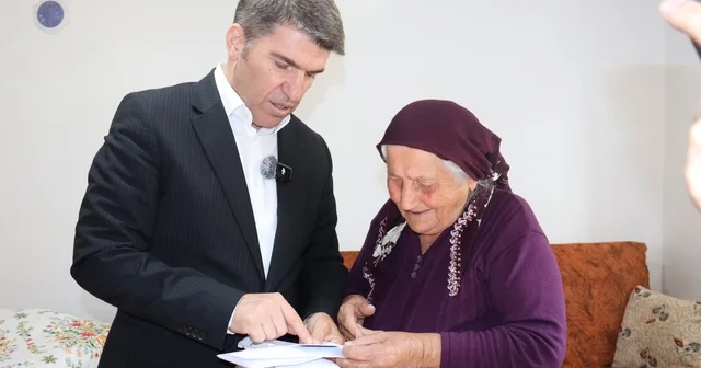 101 yaşındaki Ümmehan Balta ya yeni kimliği evinde verildi Amasya Haberleri