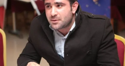 Taşlar arasında bir Yakut