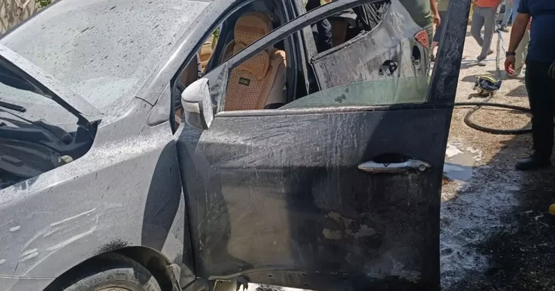 Van da korkutan anlar: Park halindeki otomobil yandı!