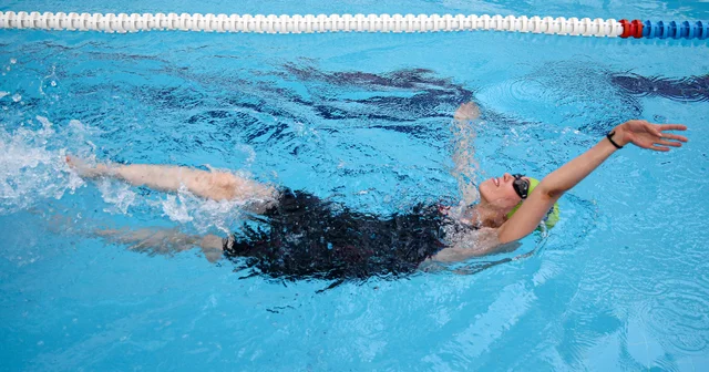 Yüzmede engel tanımayan sporcular başarıya doymuyor Bursa Haberleri