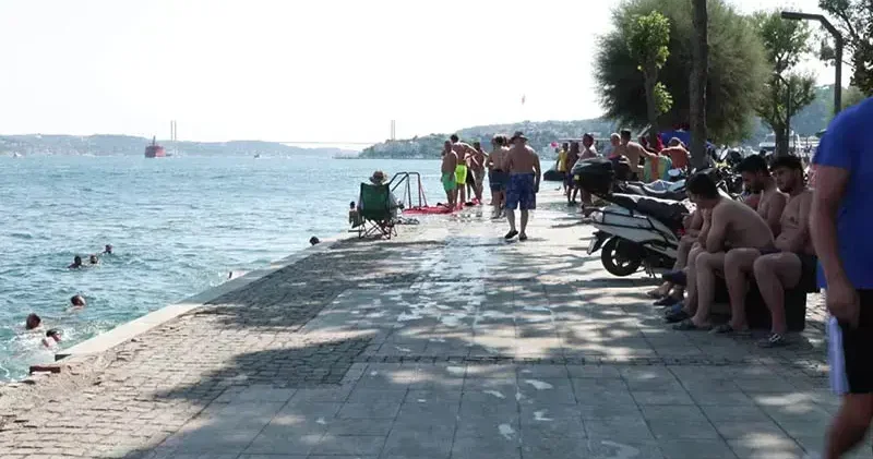 İstanbullular güneşli havada sahillere akın etti