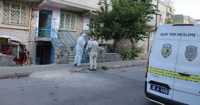Kokudan rahatsız olan komşular ihbar etti: Cansız bedeni bulundu Kayseri Haberleri