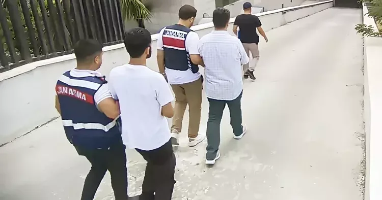 İstanbul’dan Van’a 14 ilde DEAŞ operasyonu