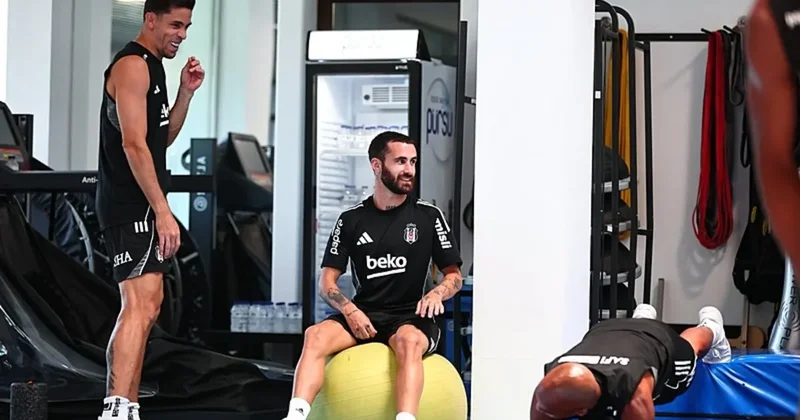 Beşiktaş, günün ikinci antrenmanını salonda yaptı