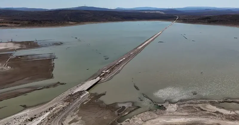 Kritik seviyeye ulaştı, eski kara yolu bile ortaya çıktı! Bir kent alarm veriyor