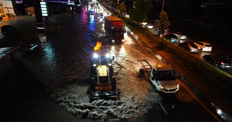 Ankara da sağanak yağış sele neden oldu Son dakika haberleri