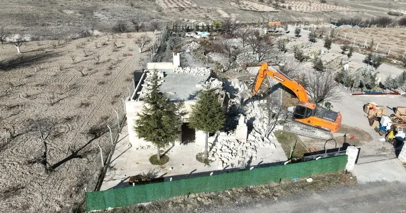 Dünyanın göz bebeği Kapadokya’da yeni dönem! Kaçak yapılar yıkılıyor, gece müzeciliği başlıyor